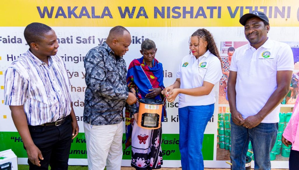 REA women’s association distributes 300 free energy-saving stoves in Bahi district